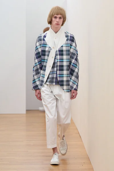 Look 4
